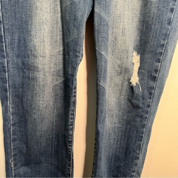 Tractr Blu Skinny Jean Medium Wash Distressed - Picture 4 of 11